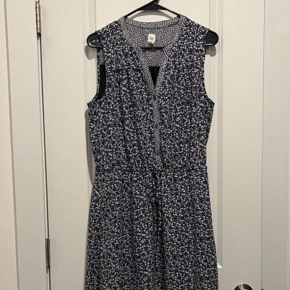 GAP Navy Floral V-Neck Tie-Waist Midi Dress - Picture 1 of 2